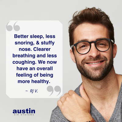 Man wearing glasses with a testimonial about better sleep and health on a gray background

